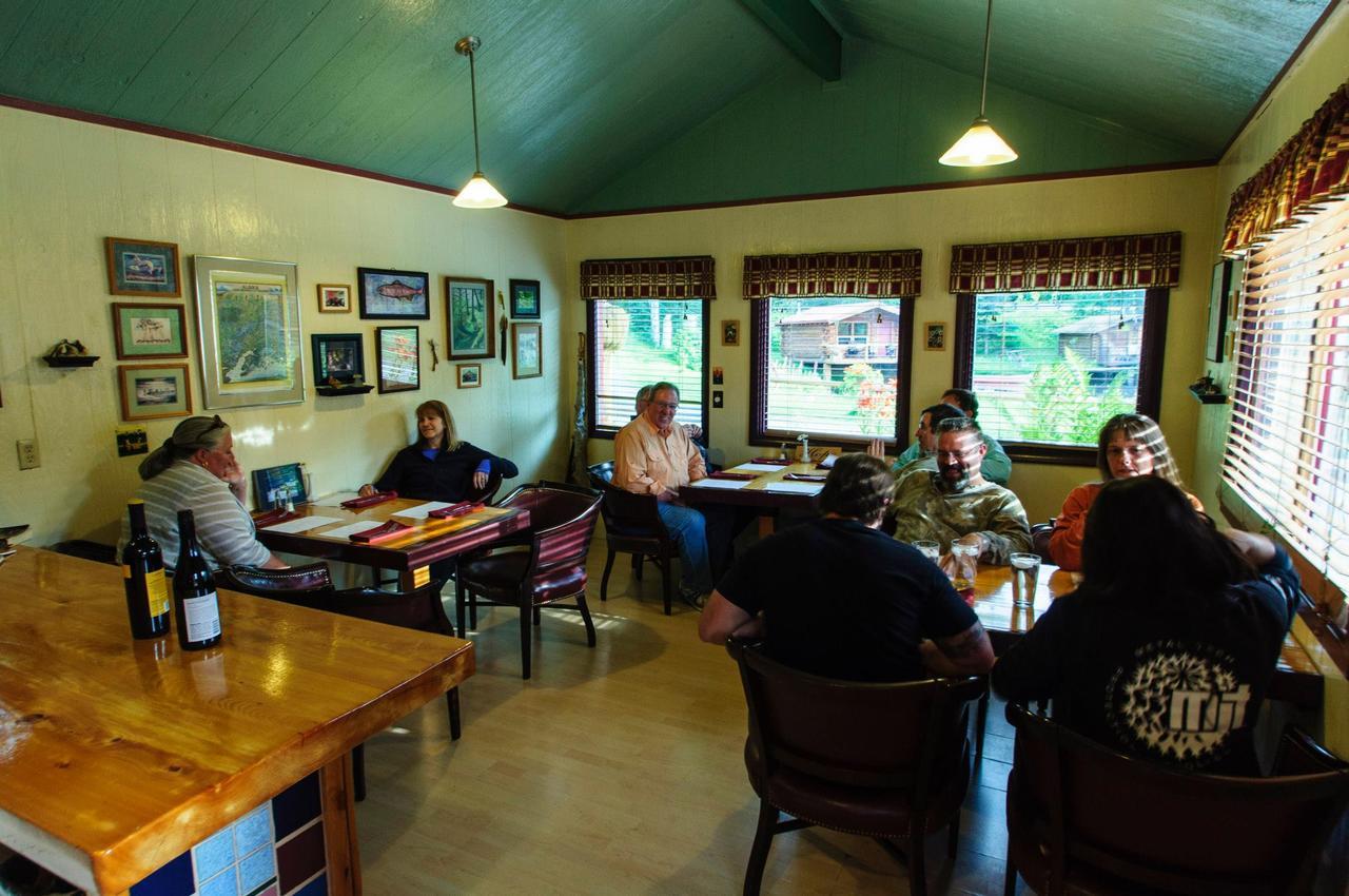 Bowman'S Bearcreek Lodge Hope Екстер'єр фото